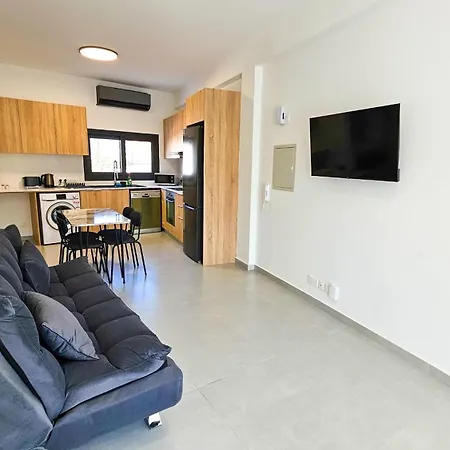 Apartment Skp Larnaca